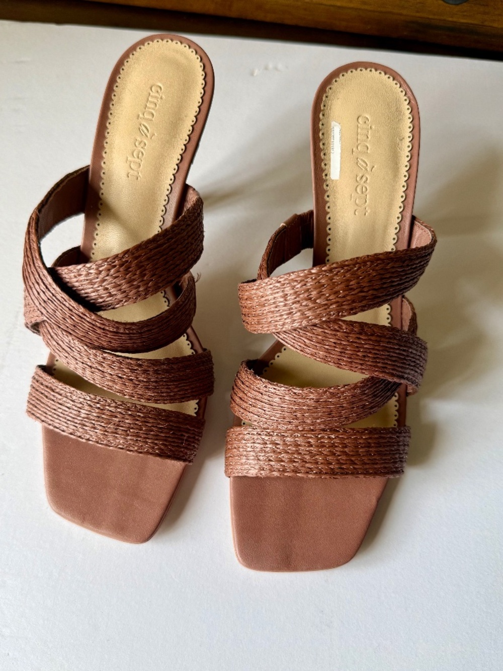 Cinq & Sept , Dina Sandals , open back and toe Color Brown , Size 38,5